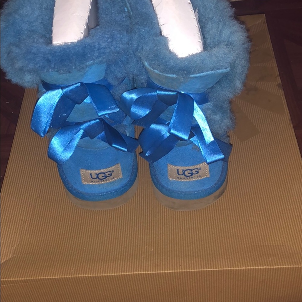 Blue K Bailey Bow Ugg Boots - Picture 5 of 8